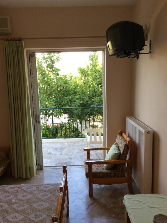 Rania Apartment Tolo