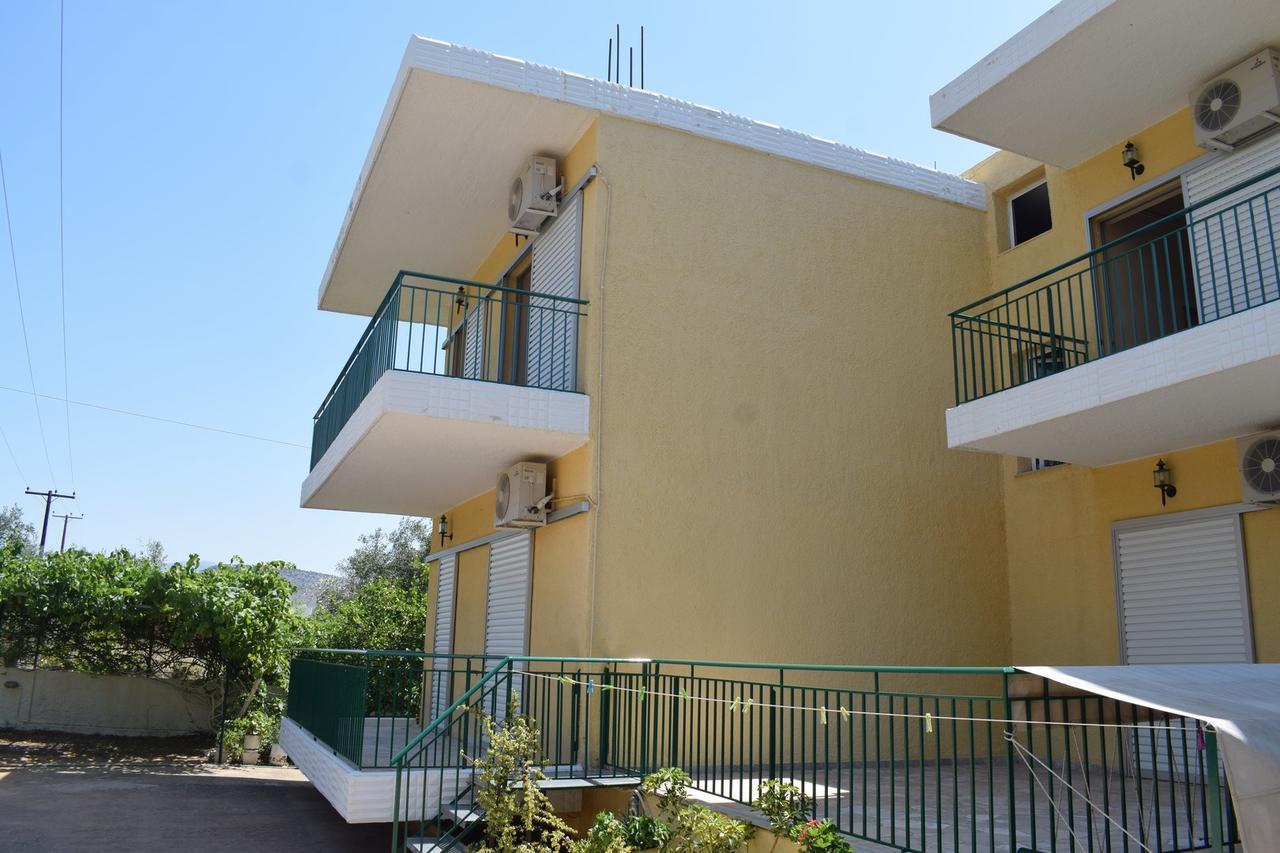 Rania Apartment Tolo