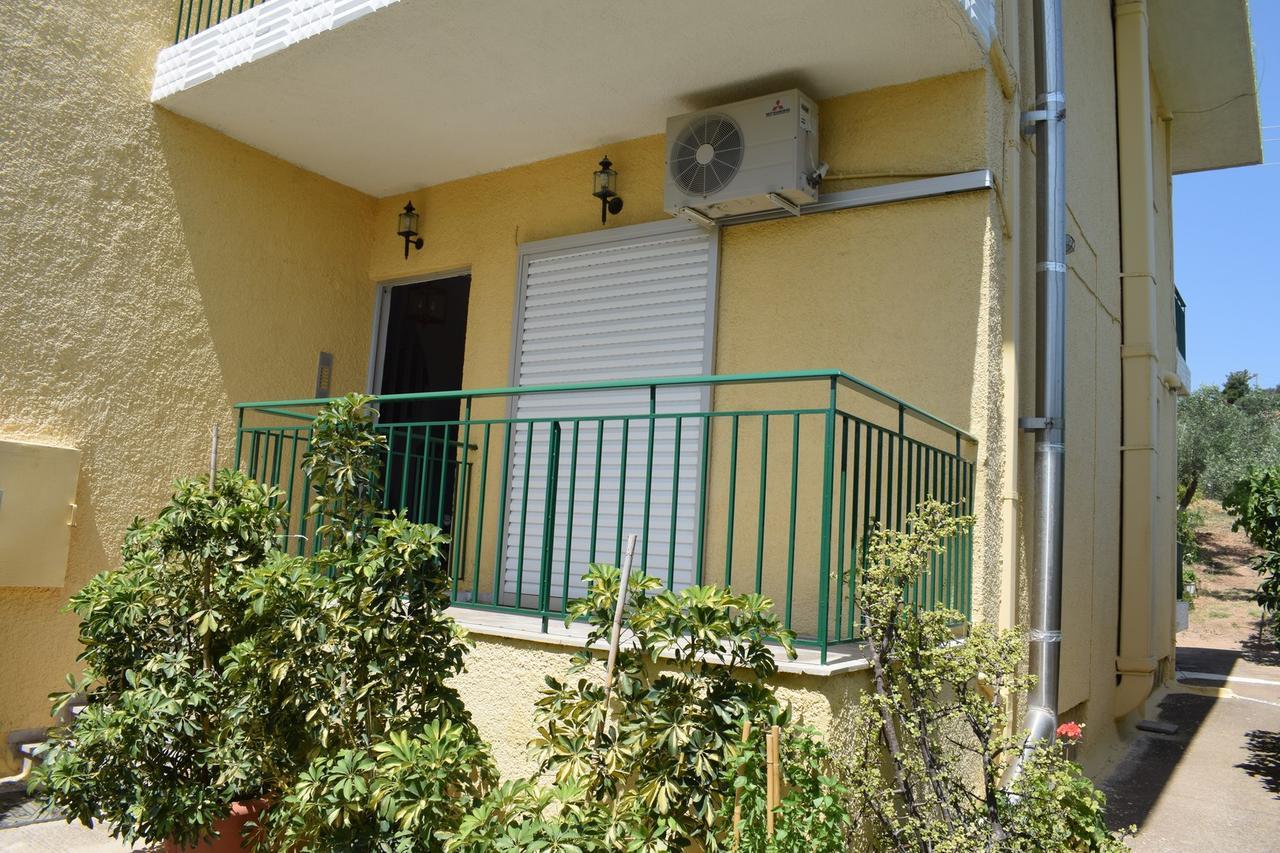 Rania Apartment Tolo